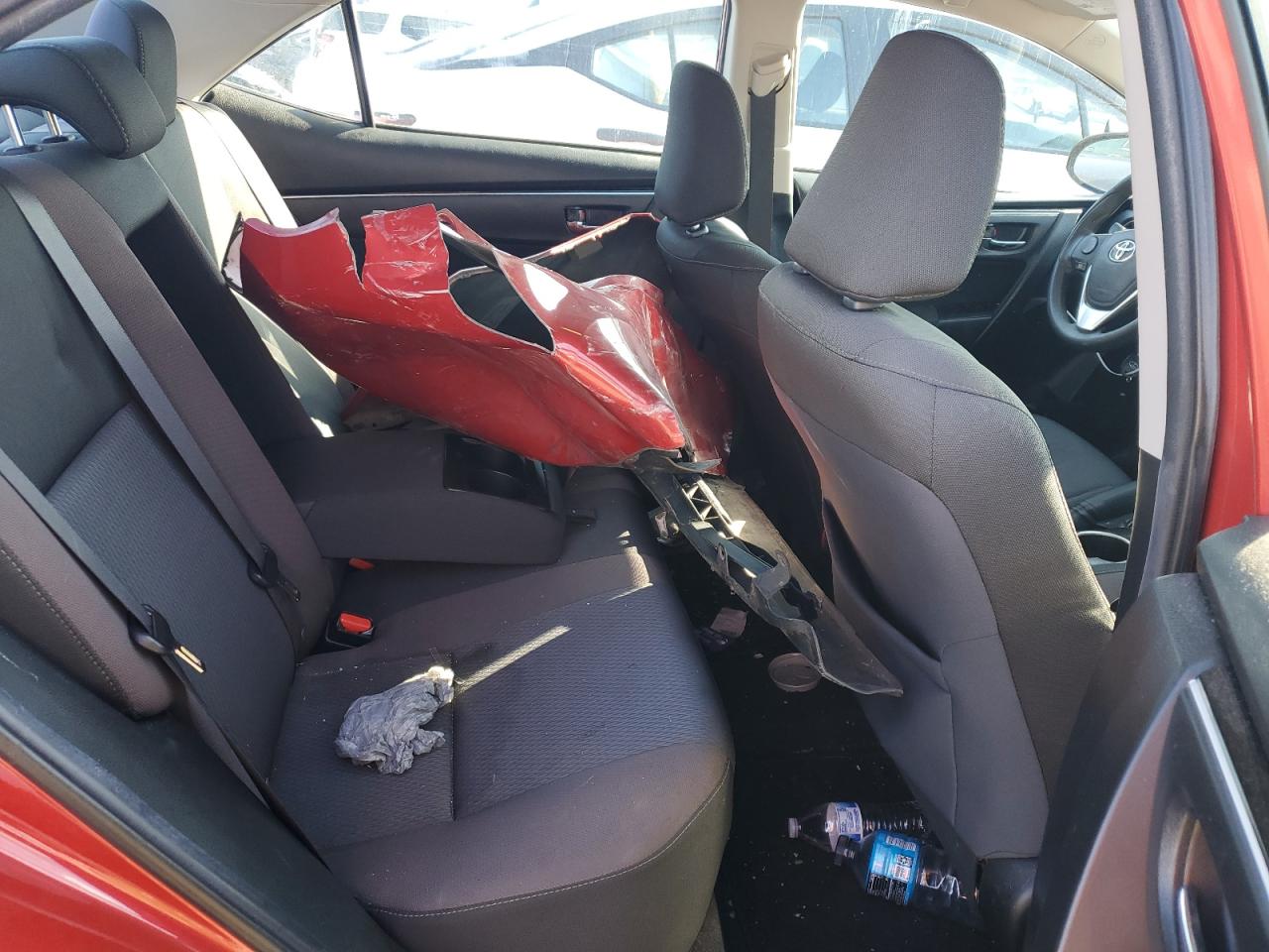 2018 Toyota Corolla L VIN: 5YFBURHE5JP801323 Lot: 86631984