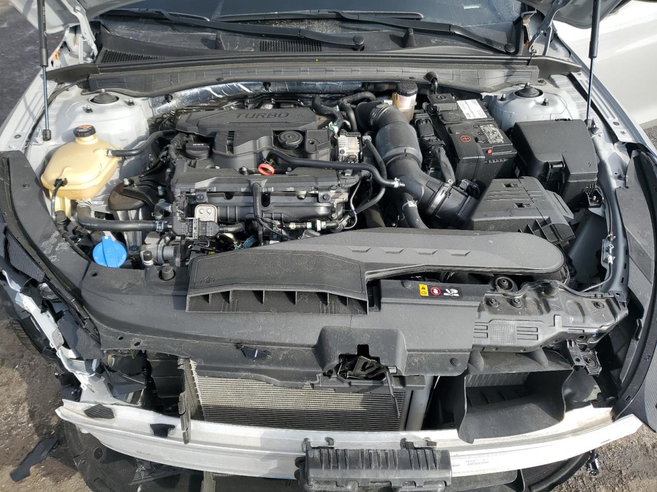 2023 Kia K5 - Image 12