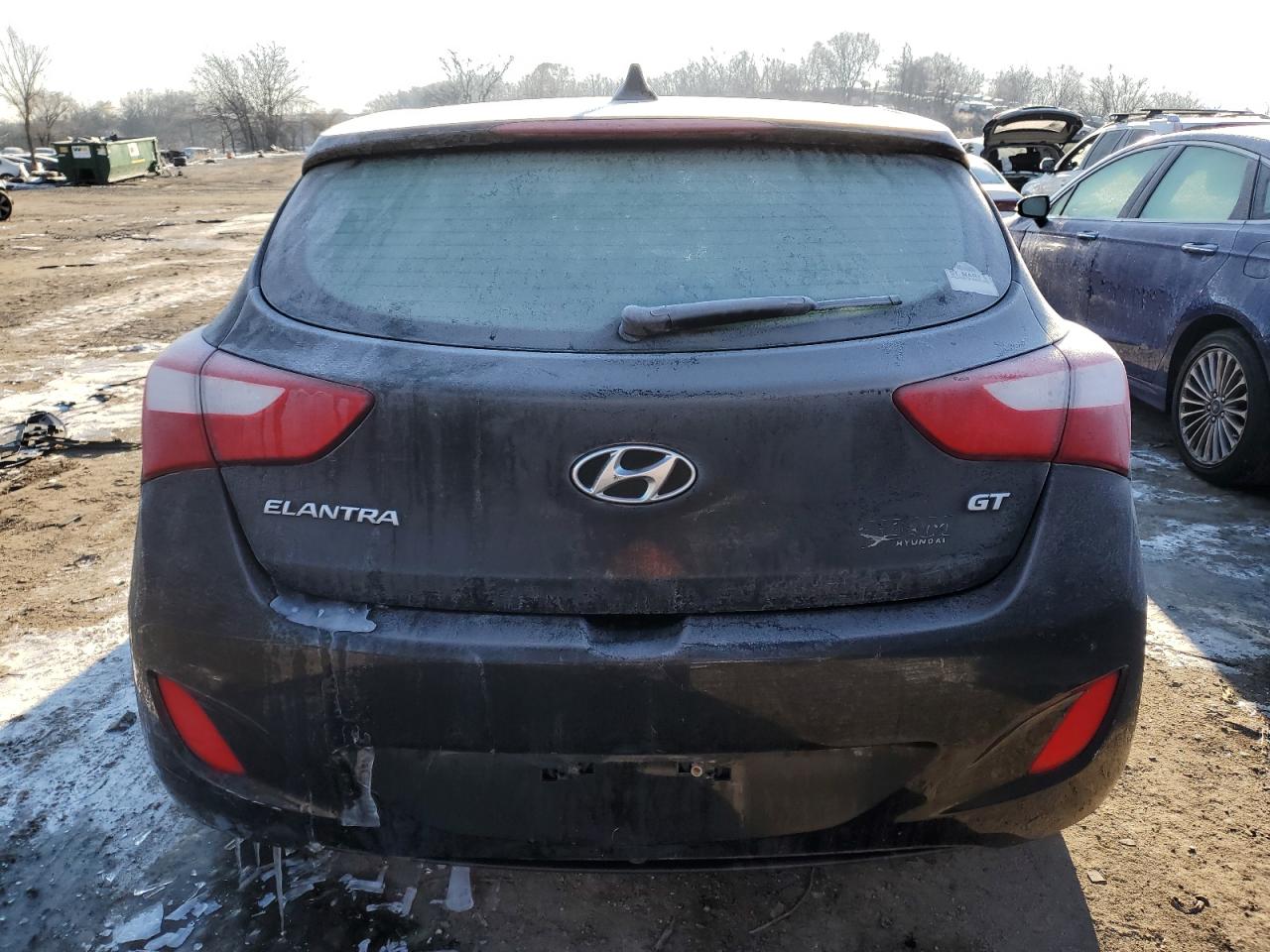 2013 Hyundai Elantra - Image 6