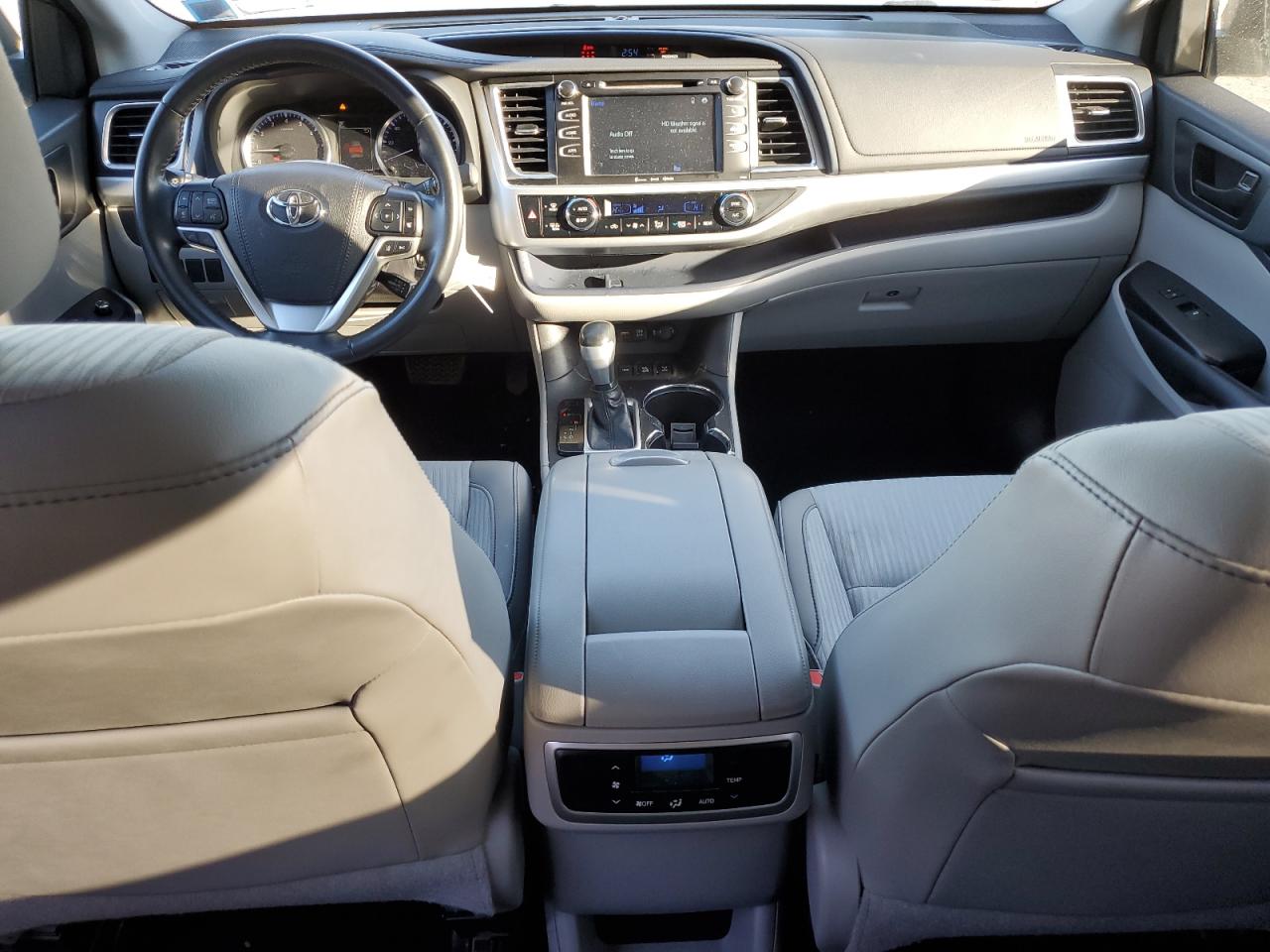 2019 Toyota Highlander - Image 8