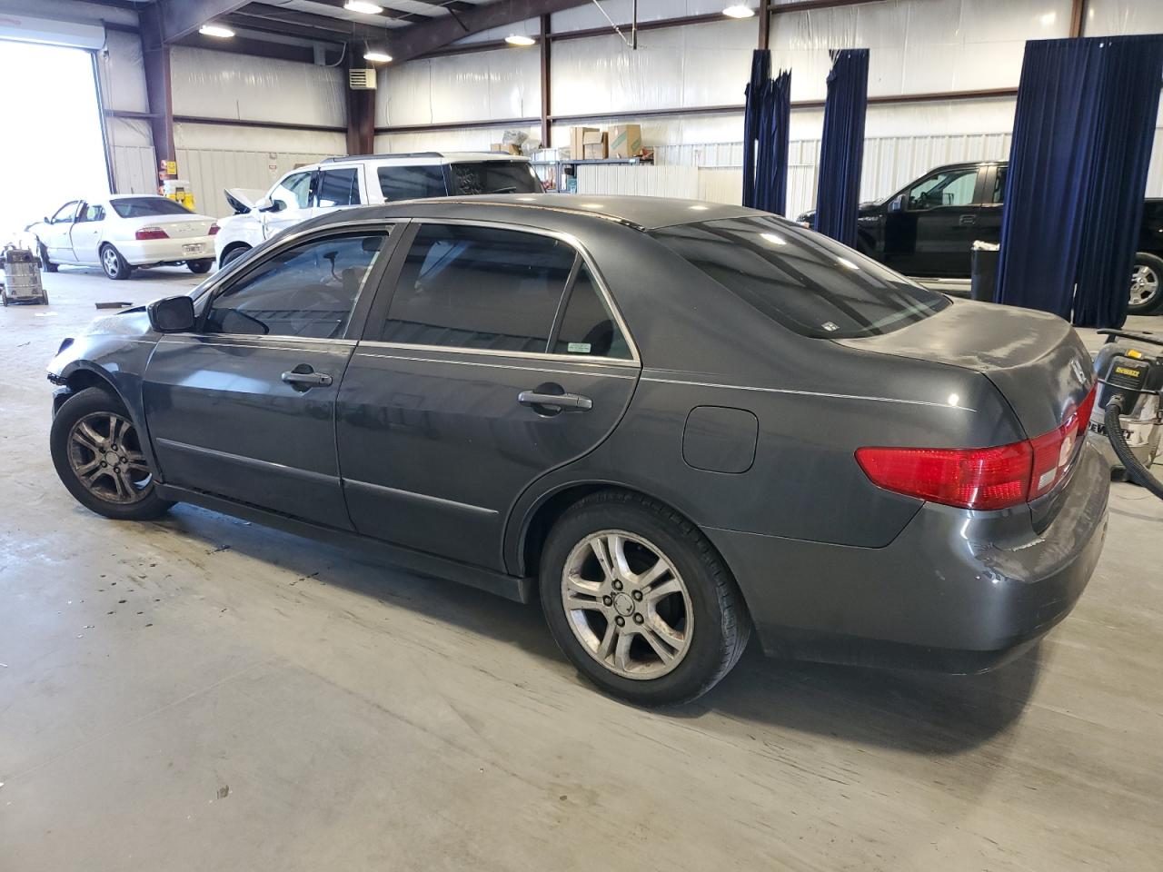2005 Honda Accord - Image 2