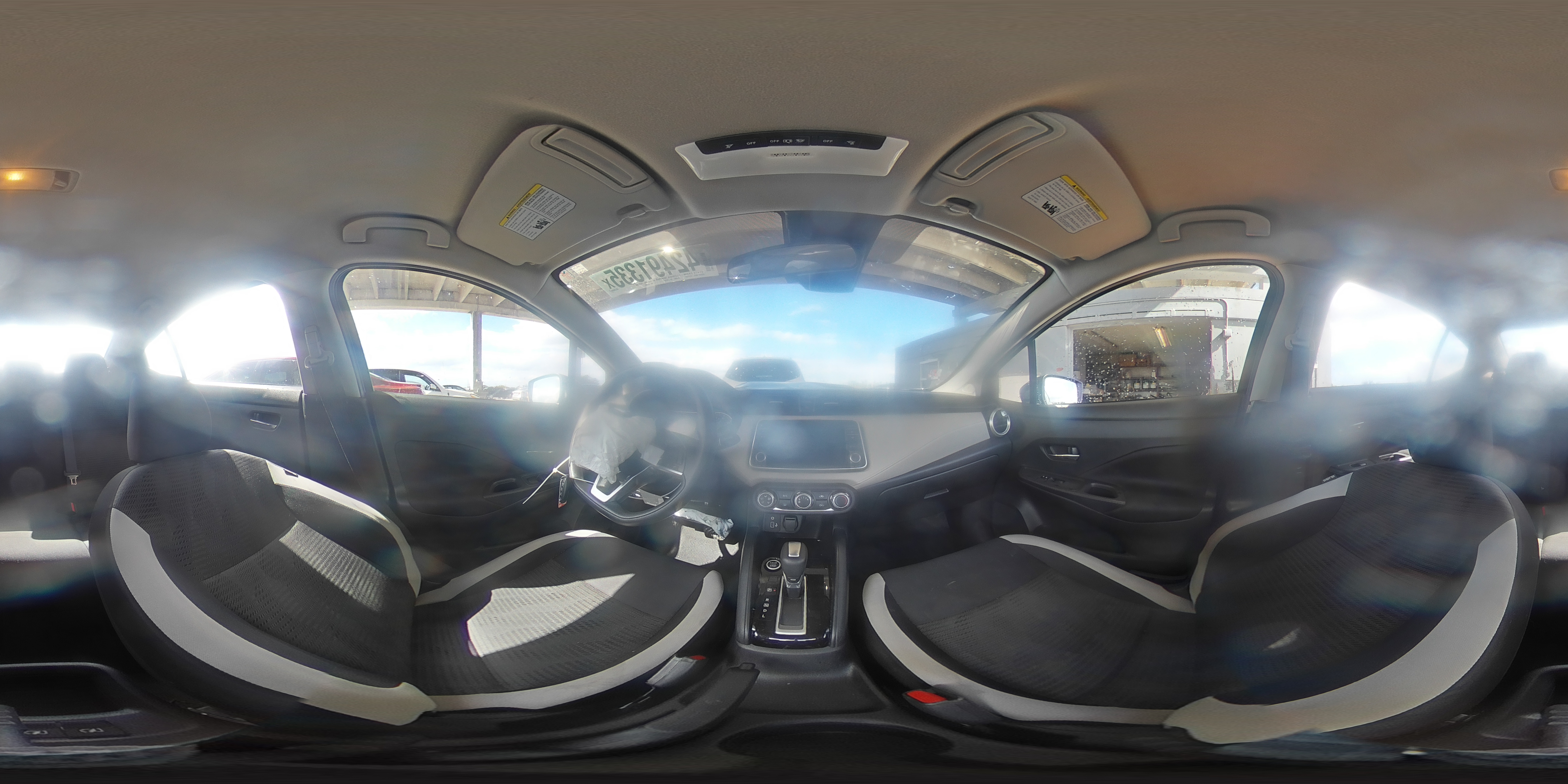 2021 Nissan Versa - Image 14