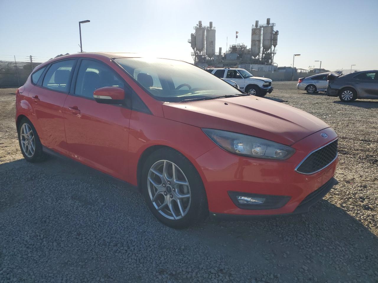 VIN 1FADP3K28FL379601 2015 FORD FOCUS no.4