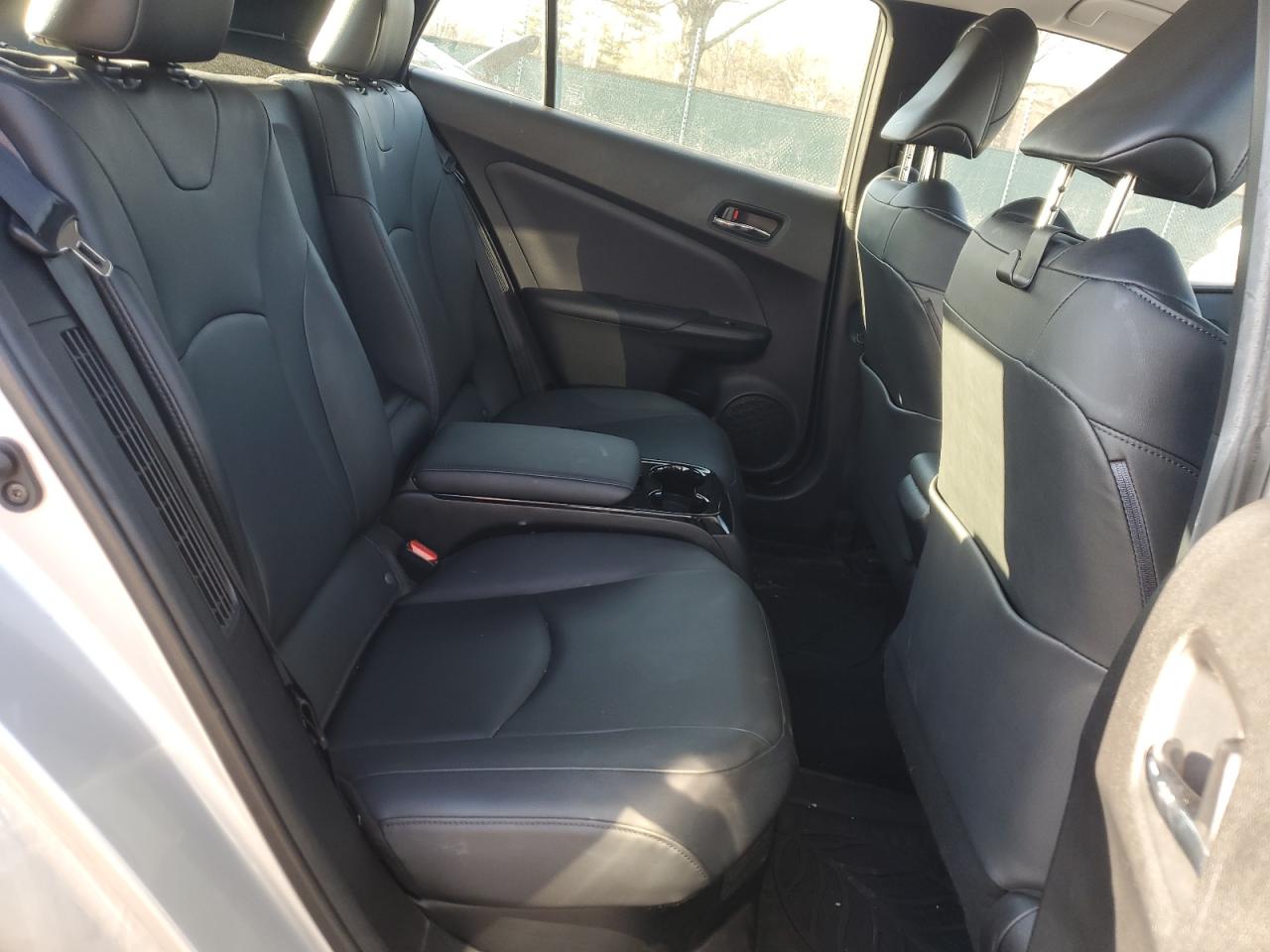 2017 Toyota Prius - Image 10