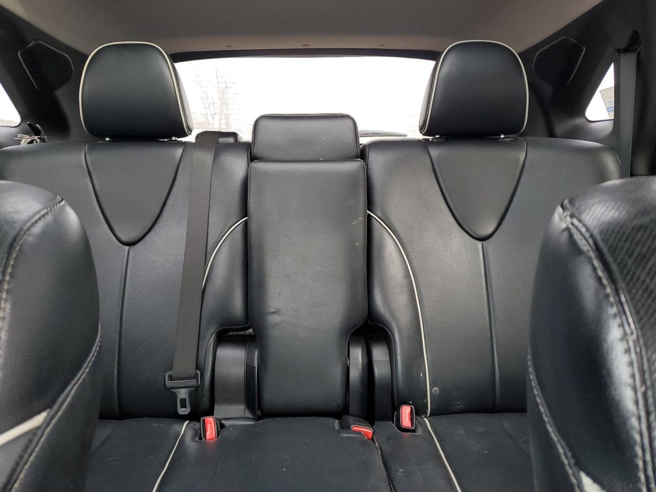 2013 Toyota Venza - Image 10