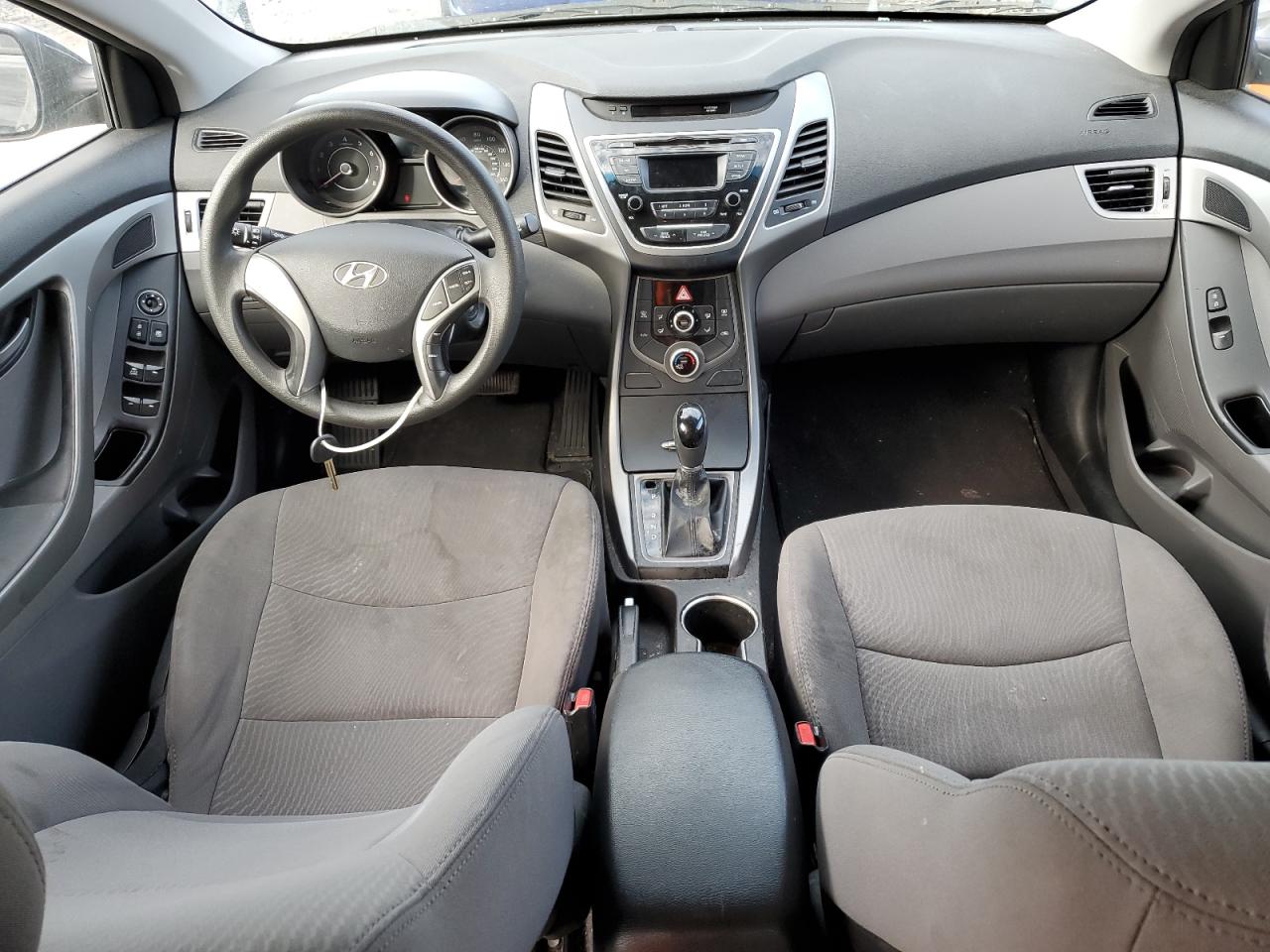2016 Hyundai Elantra - Image 8