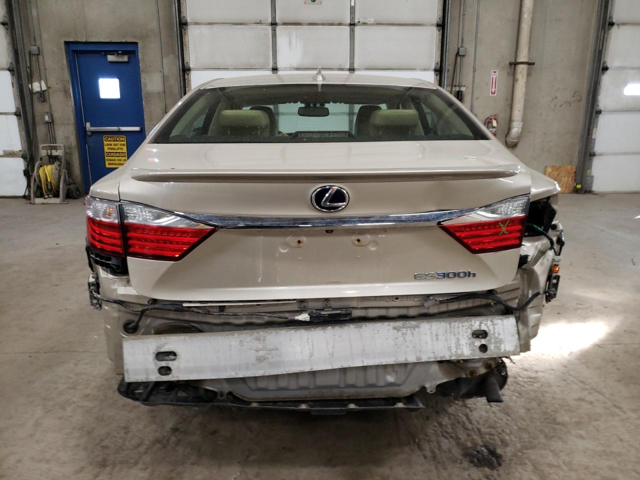 2015 Lexus ES - Image 6