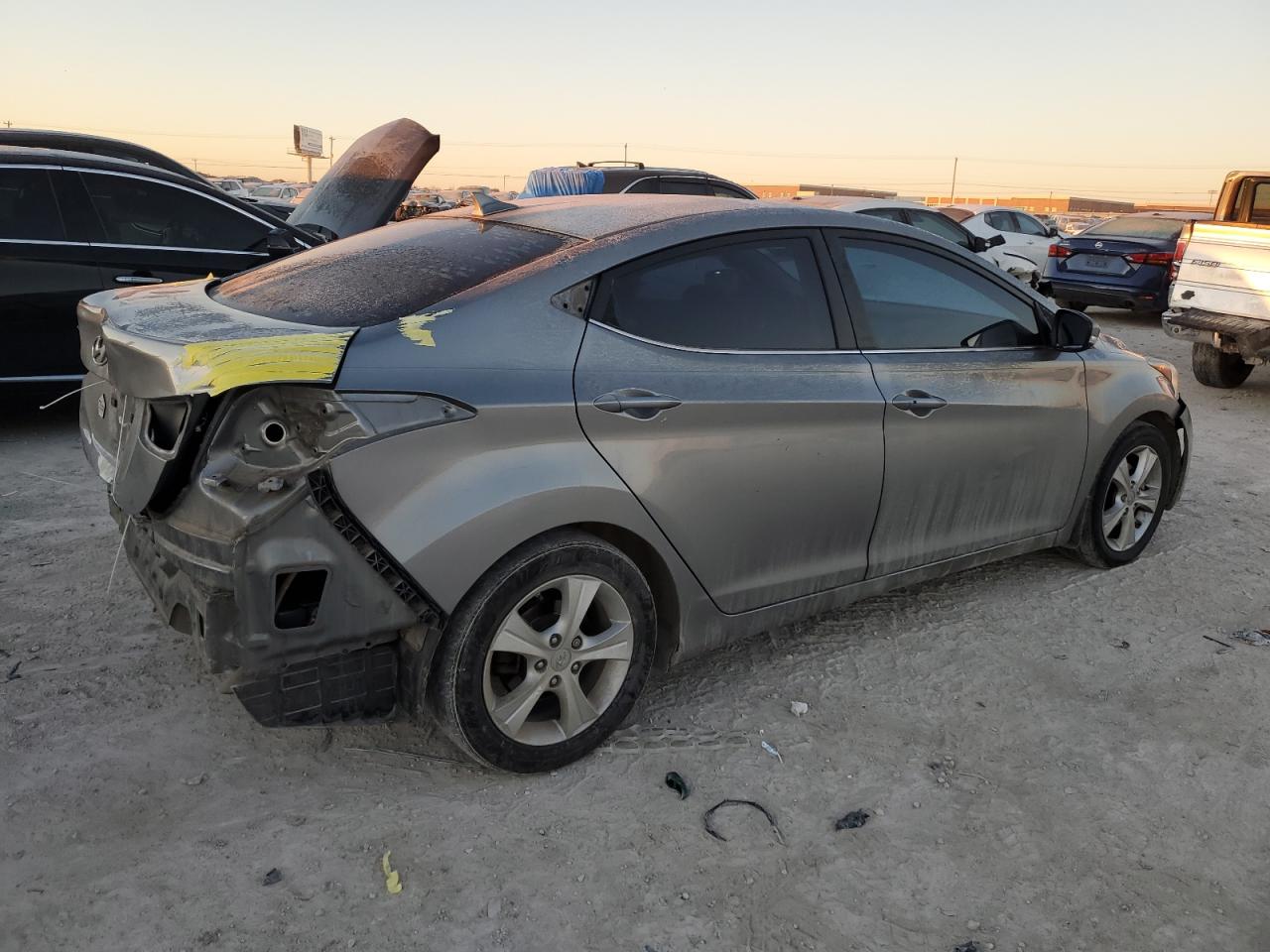 2016 Hyundai Elantra - Image 3