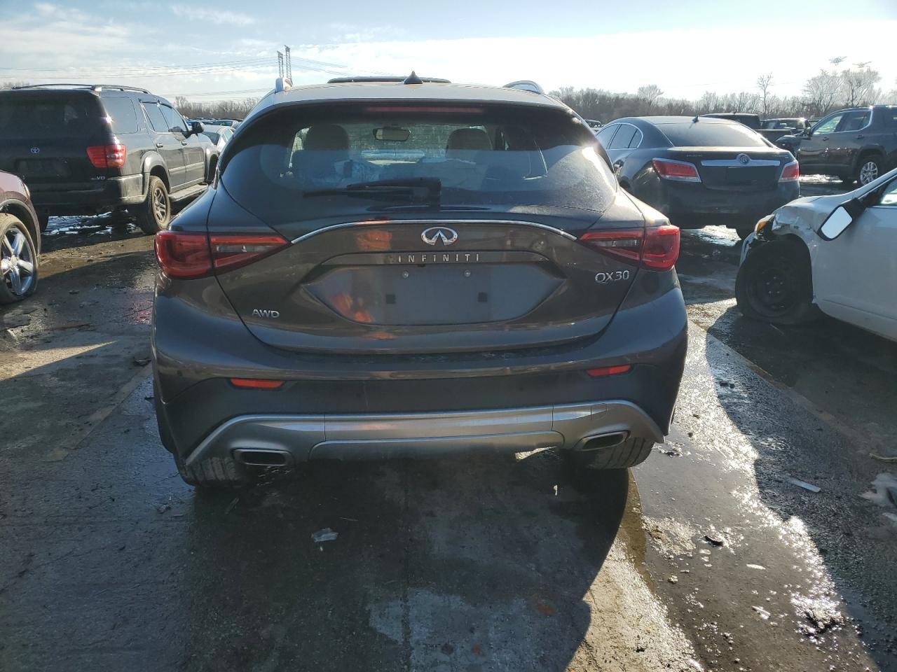 2019 Infiniti QX30 - Image 6