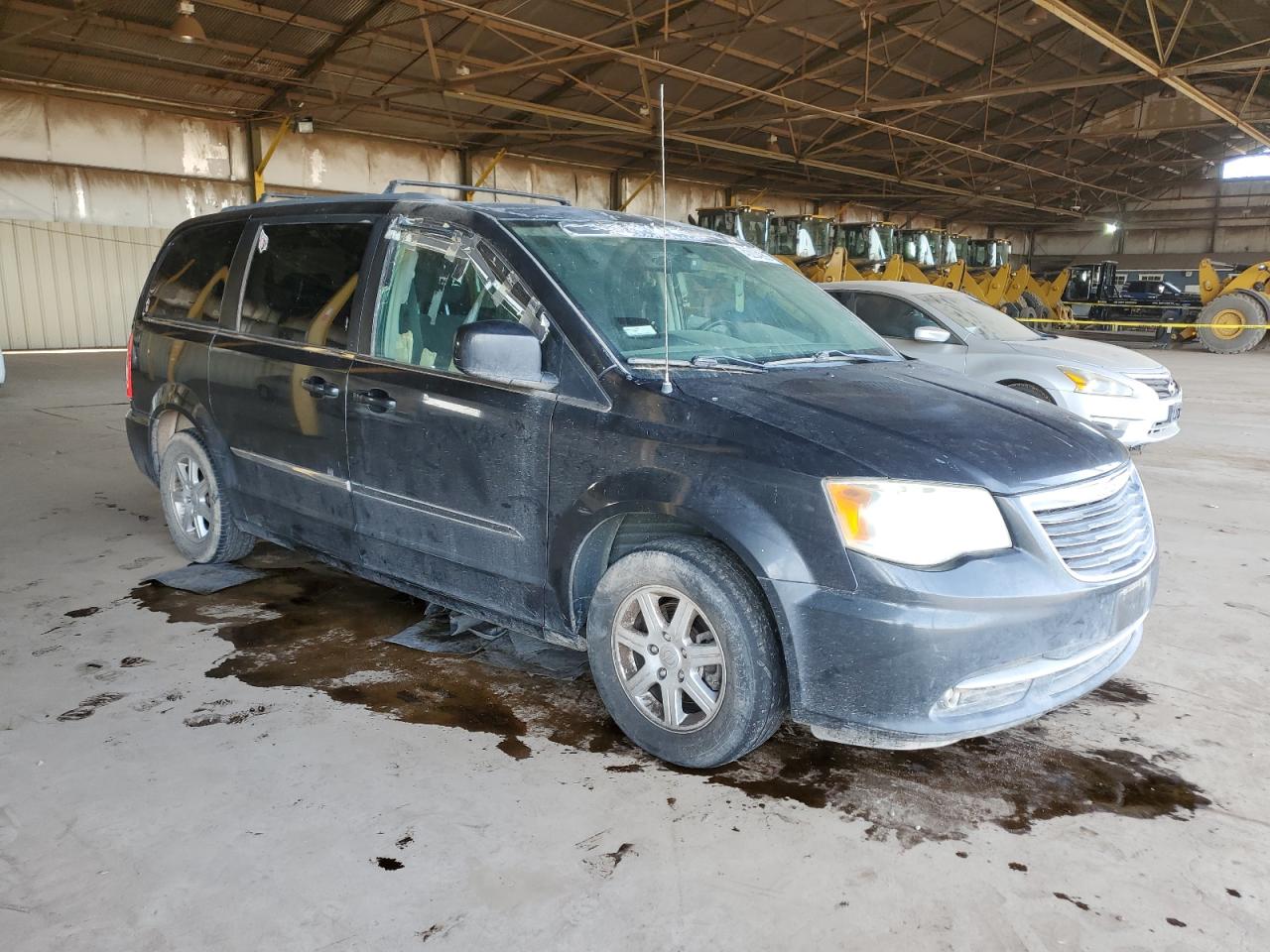 2011 Chrysler Town & Country - Image 4