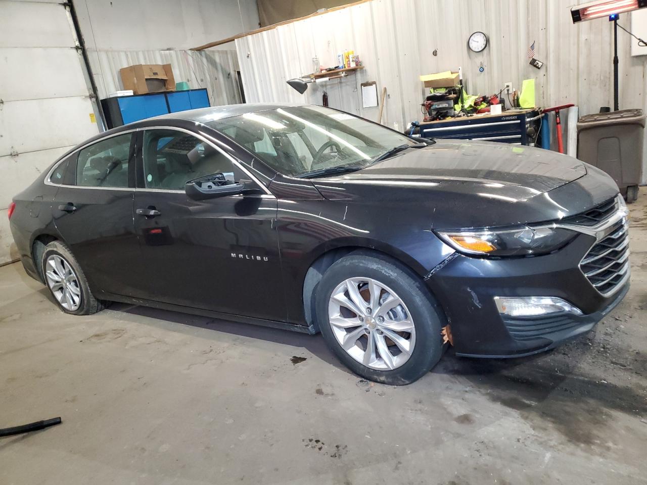 2023 Chevrolet Malibu - Image 4