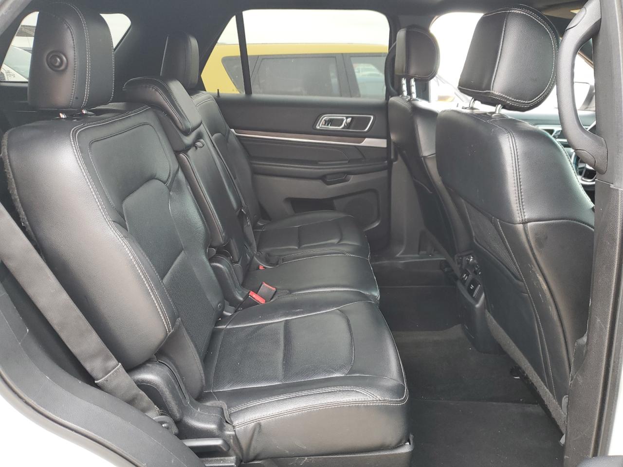 2016 Ford Explorer - Image 10