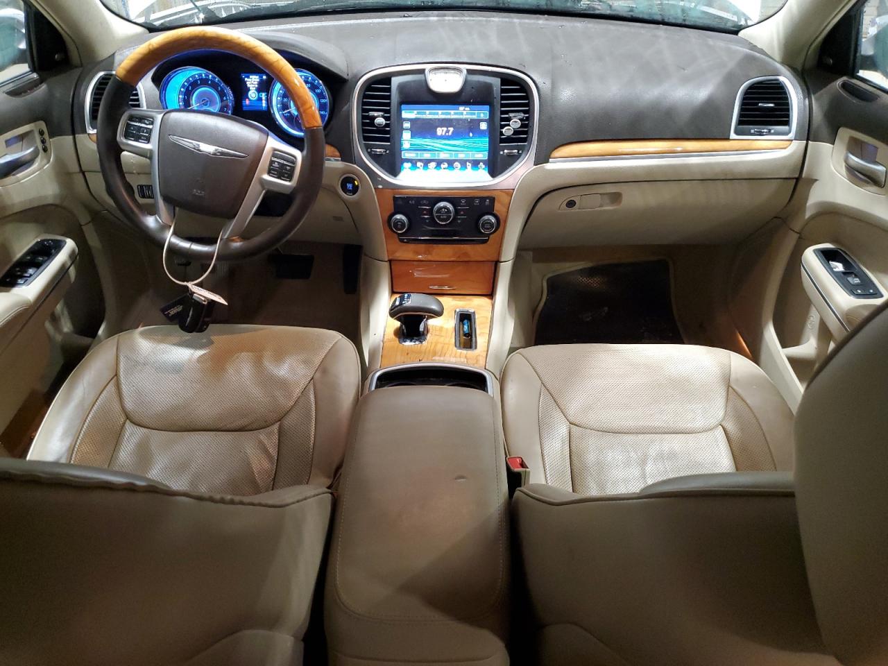 2014 Chrysler 300 - Image 8