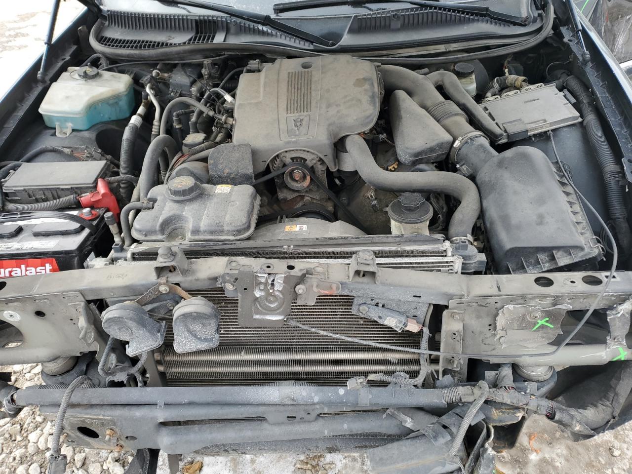 2011 Lincoln Town Car Signature Limited VIN: 2LNBL8CV4BX764018 Lot: 42079025