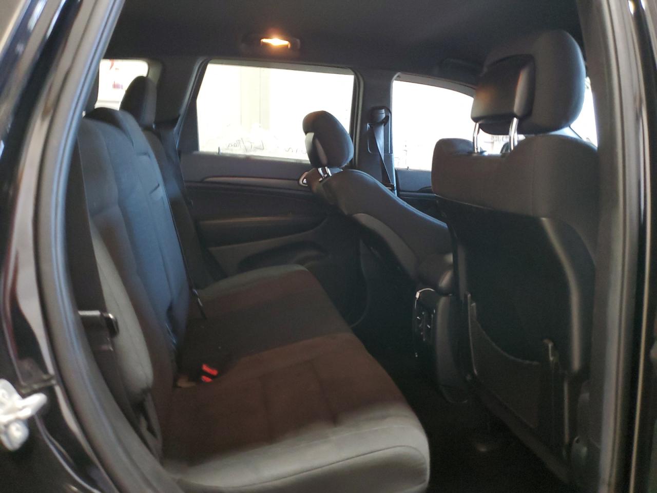 2014 Jeep Grand Cherokee - Image 11
