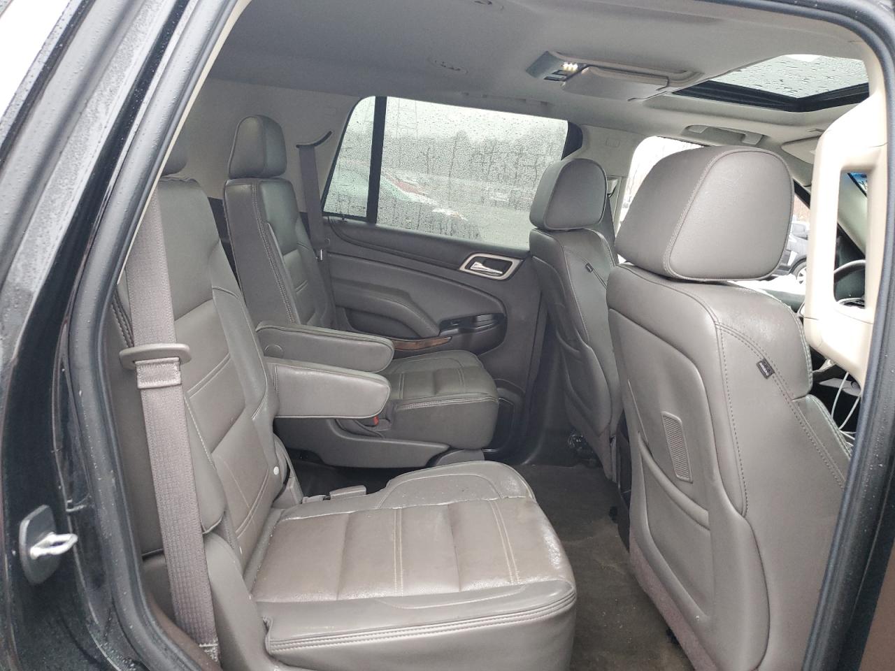 2016 GMC Yukon - Image 11