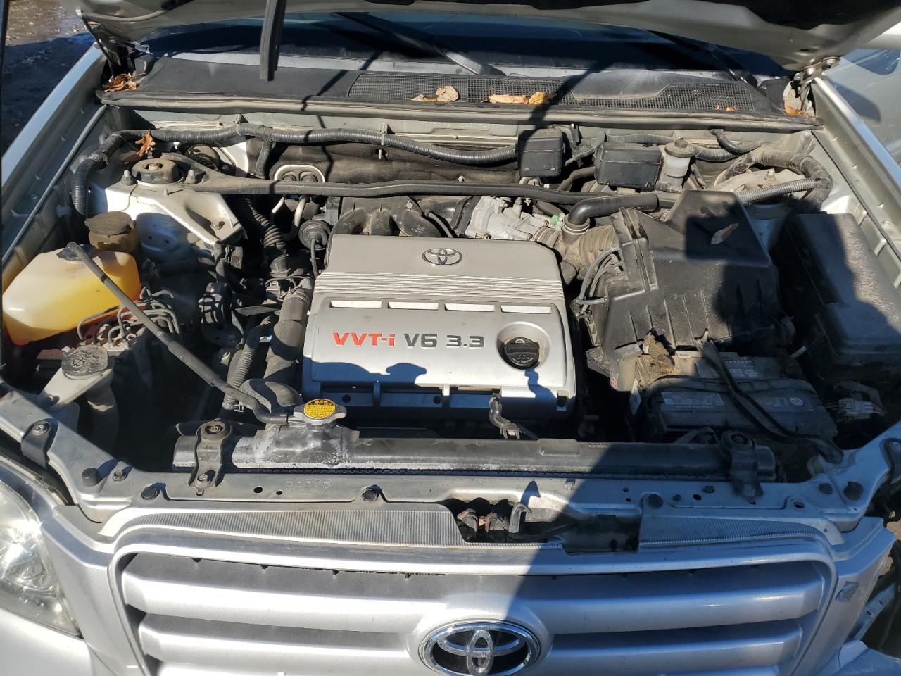 2004 Toyota Highlander - Image 11