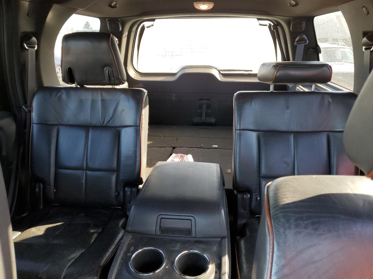 2008 Lincoln Navigator - Image 10