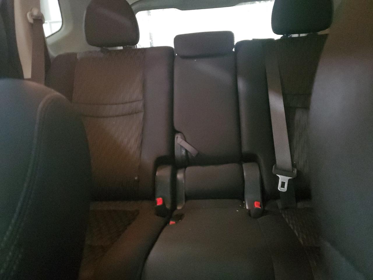 2017 Nissan Rogue - Image 10