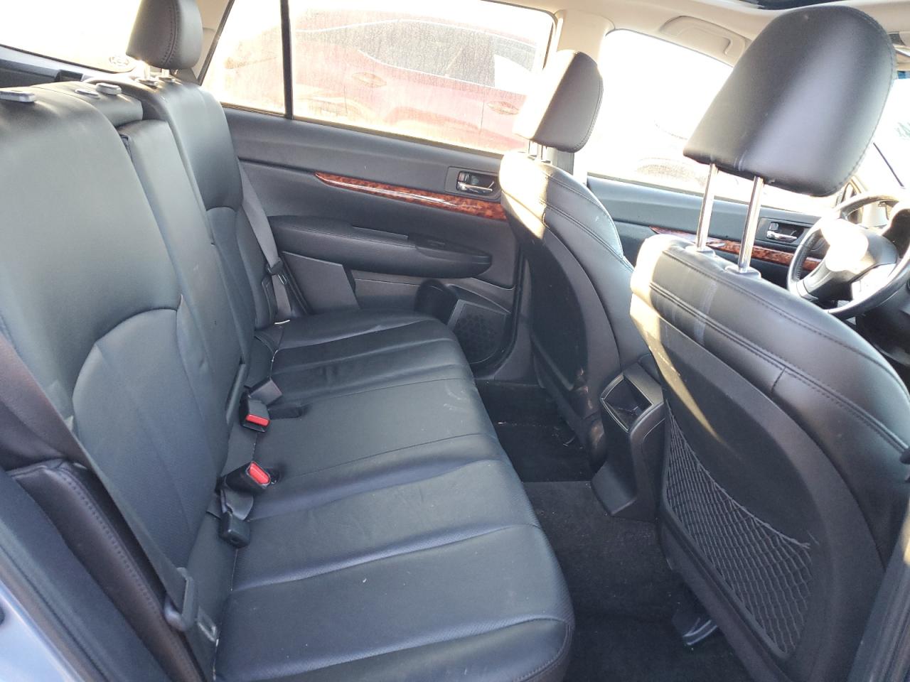 2012 Subaru Outback - Image 11