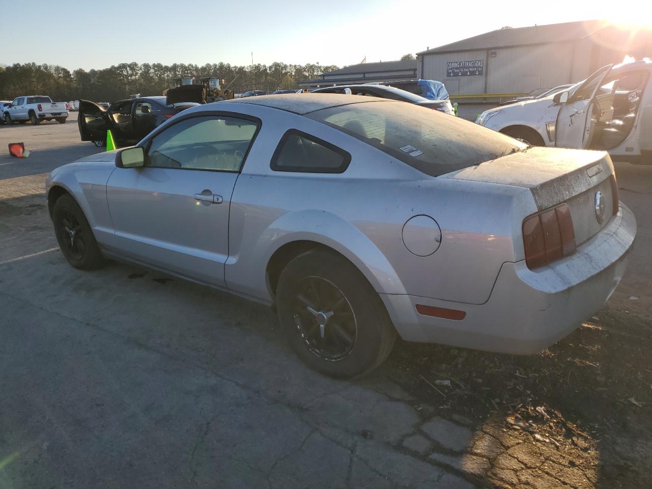 2005 Ford Mustang - Image 2