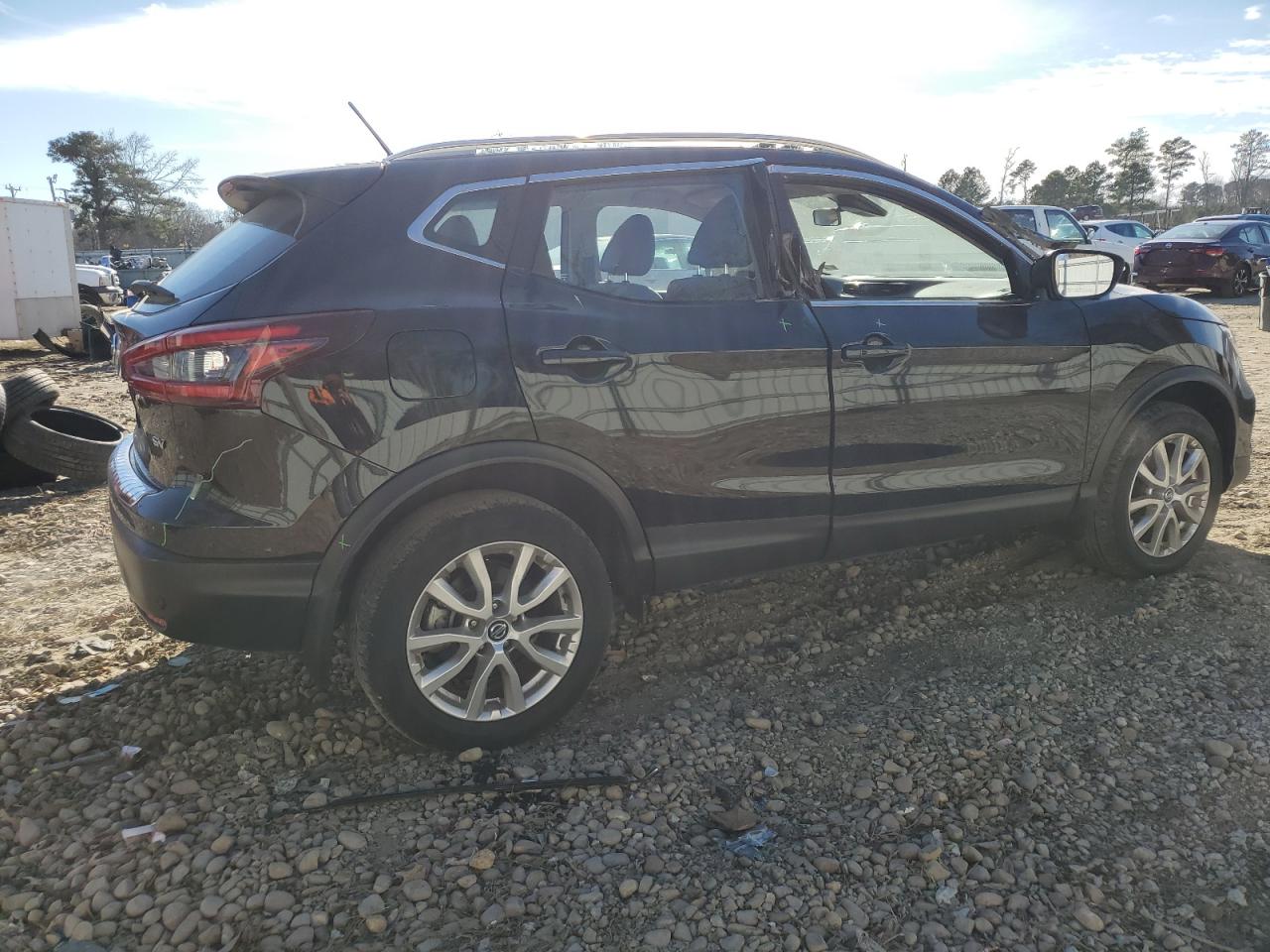 2021 Nissan Rogue - Image 3