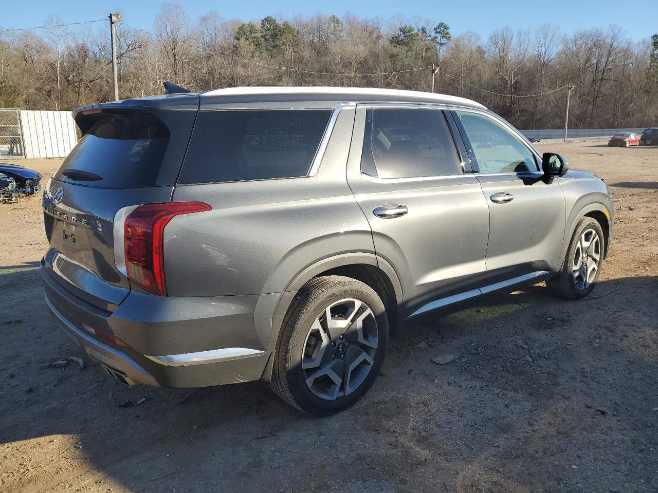 2024 Hyundai Palisade - Image 3