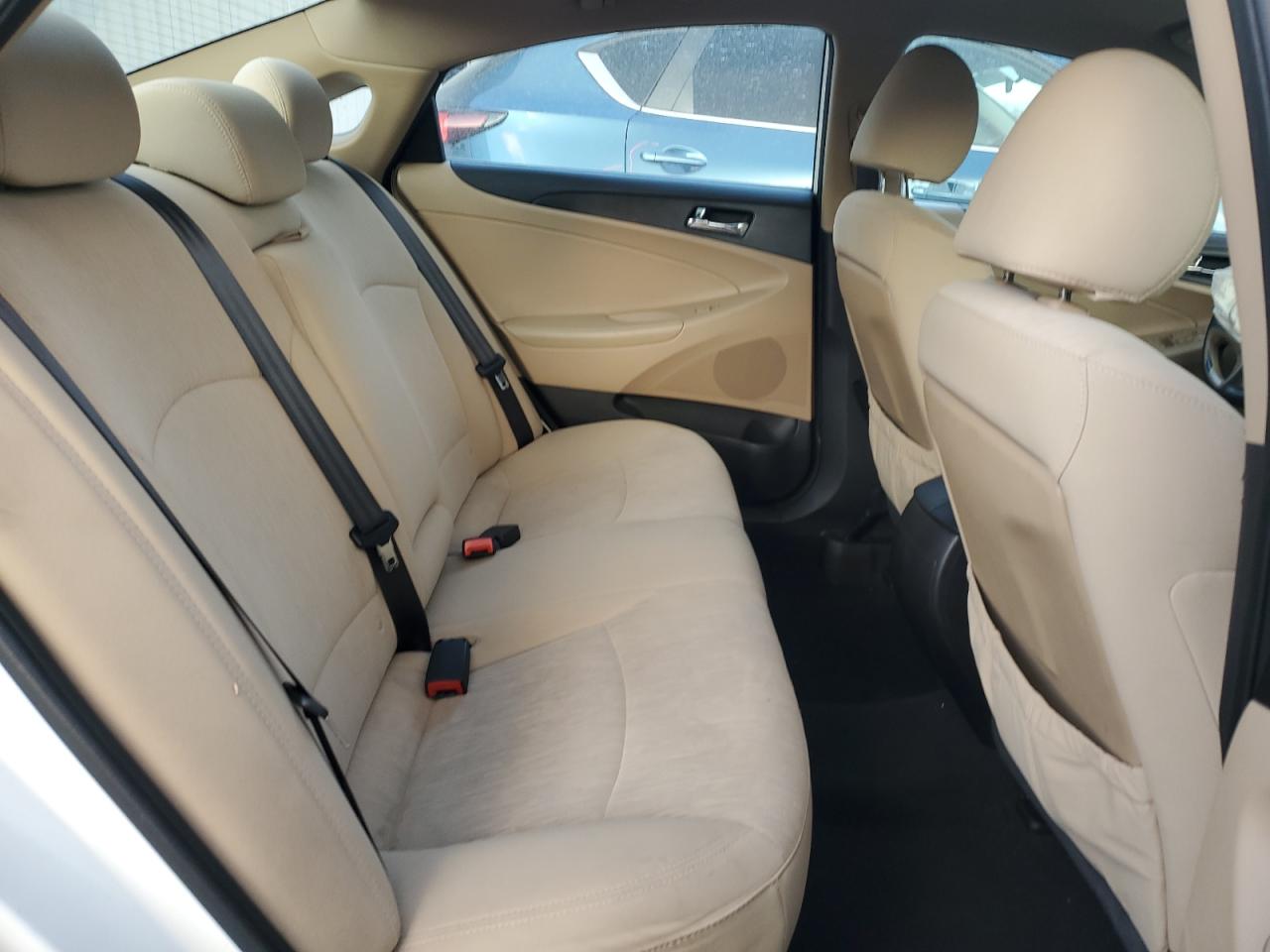 2013 Hyundai Sonata - Image 10