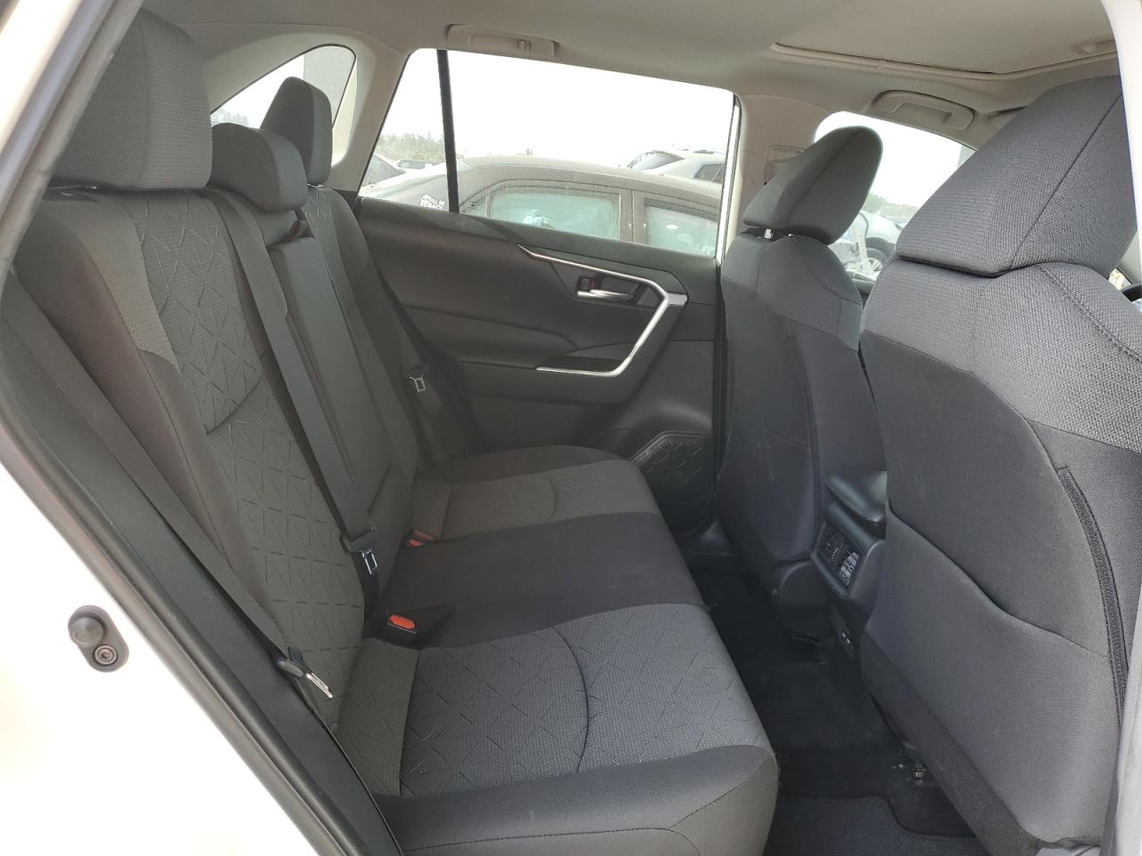 2022 Toyota RAV 4 - Image 11