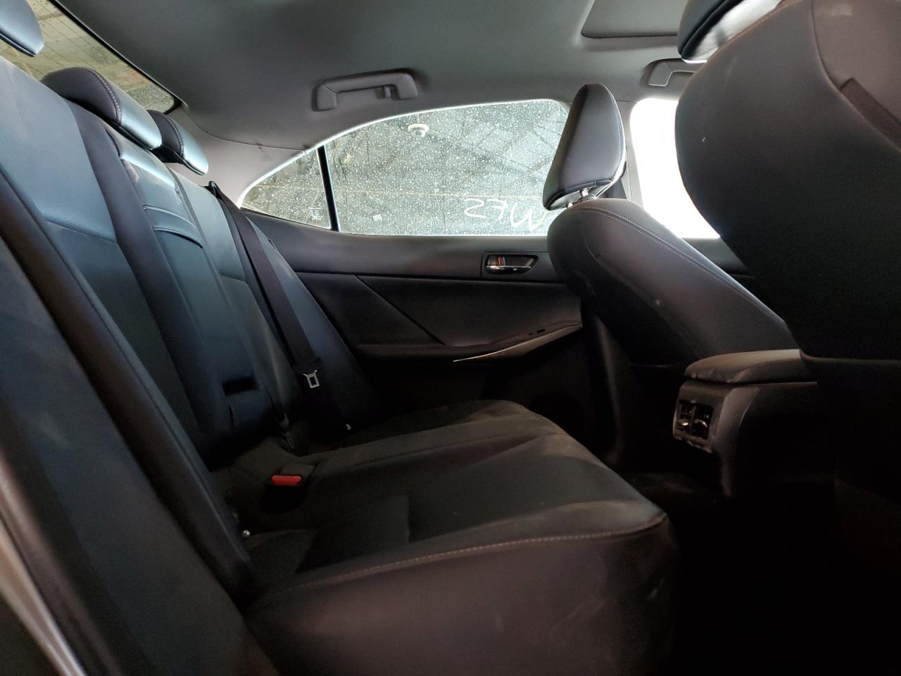 2014 Lexus IS - Image 10