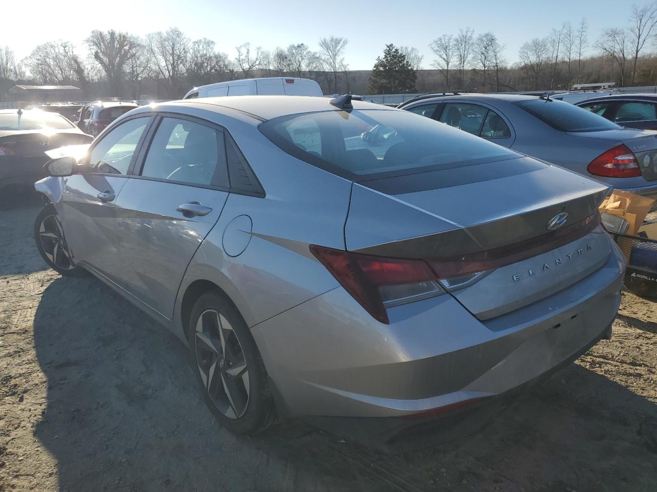 2023 Hyundai Elantra - Image 2