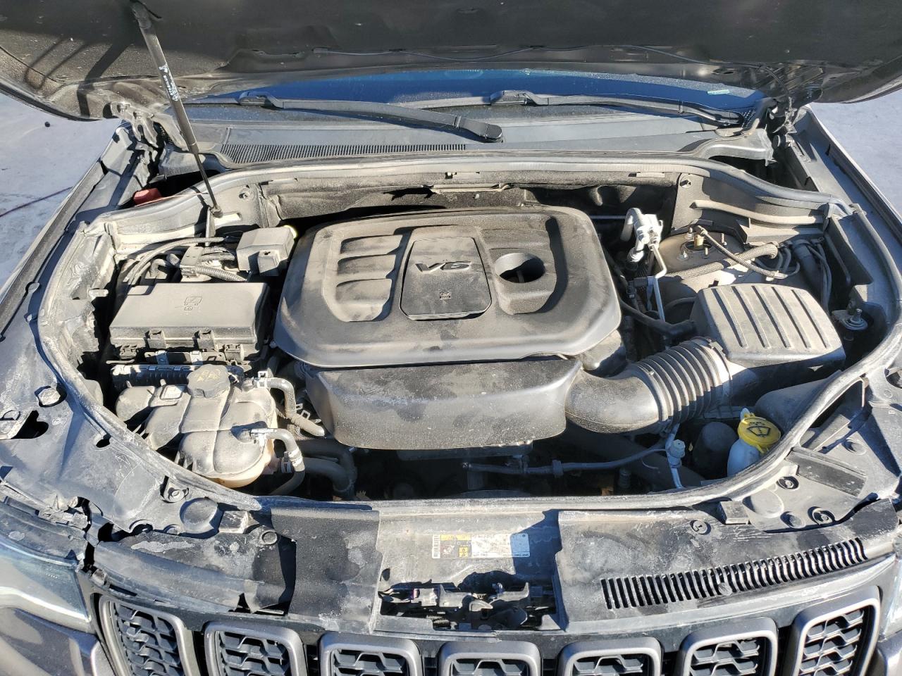 2019 Jeep Grand Cherokee - Image 12