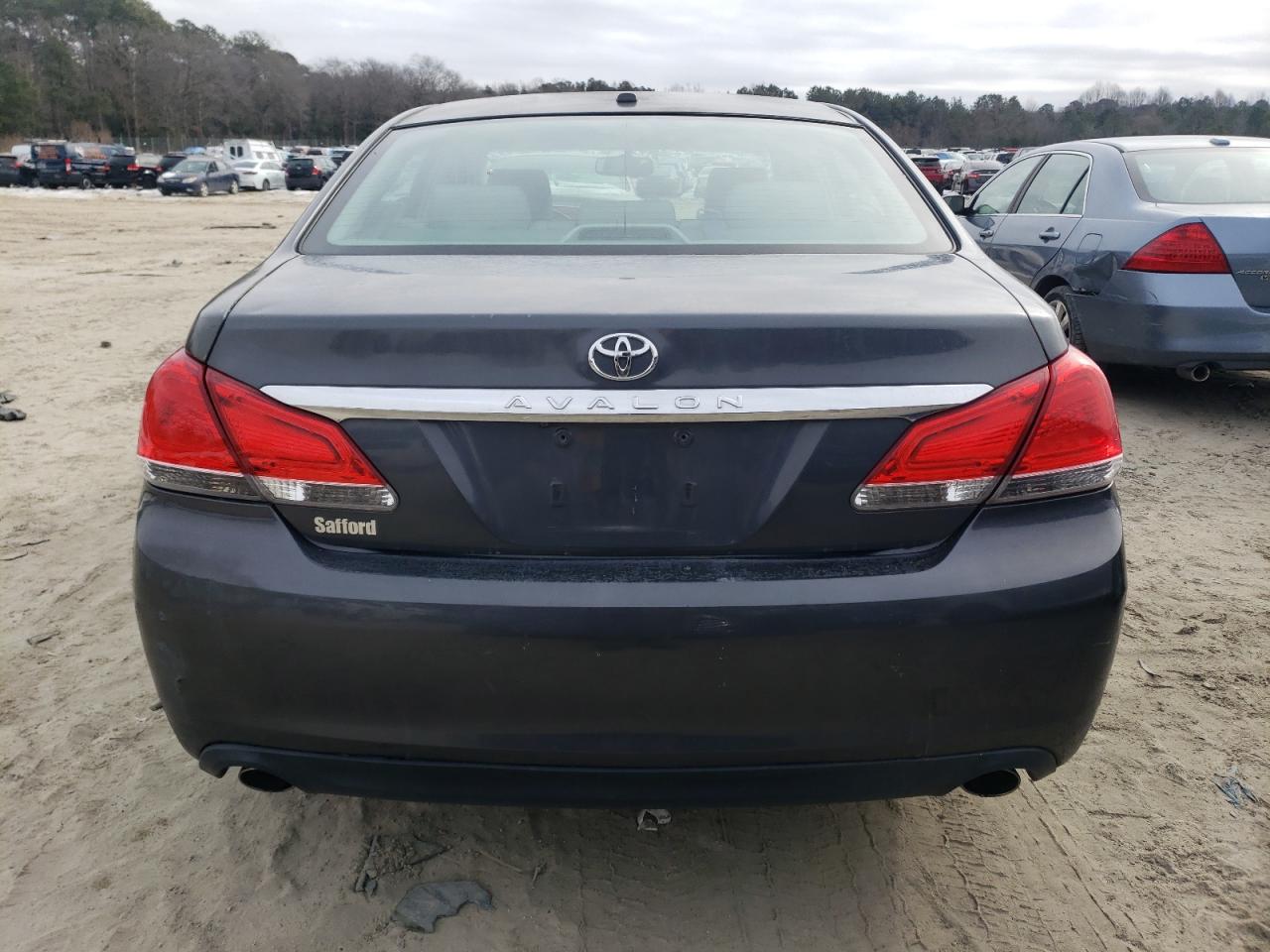 2011 Toyota Avalon - Image 6