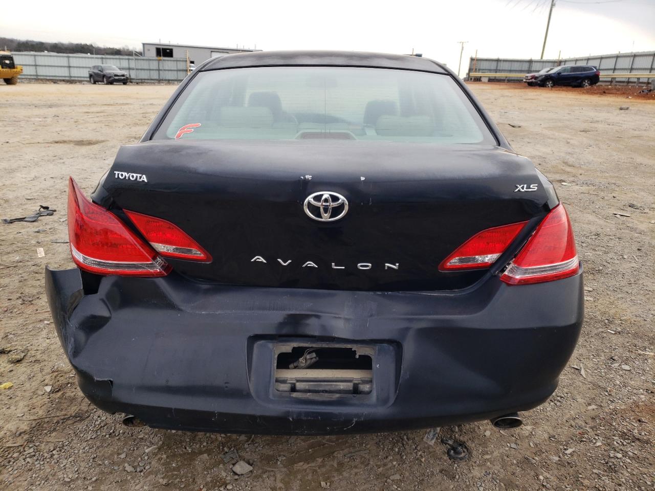 2005 Toyota Avalon - Image 6