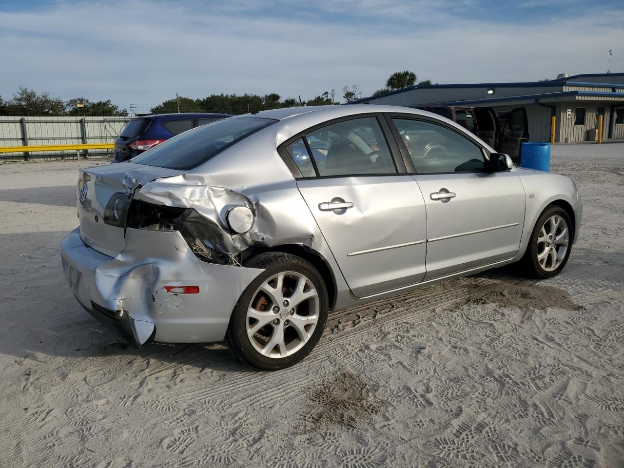 2009 Mazda 3 - Image 3