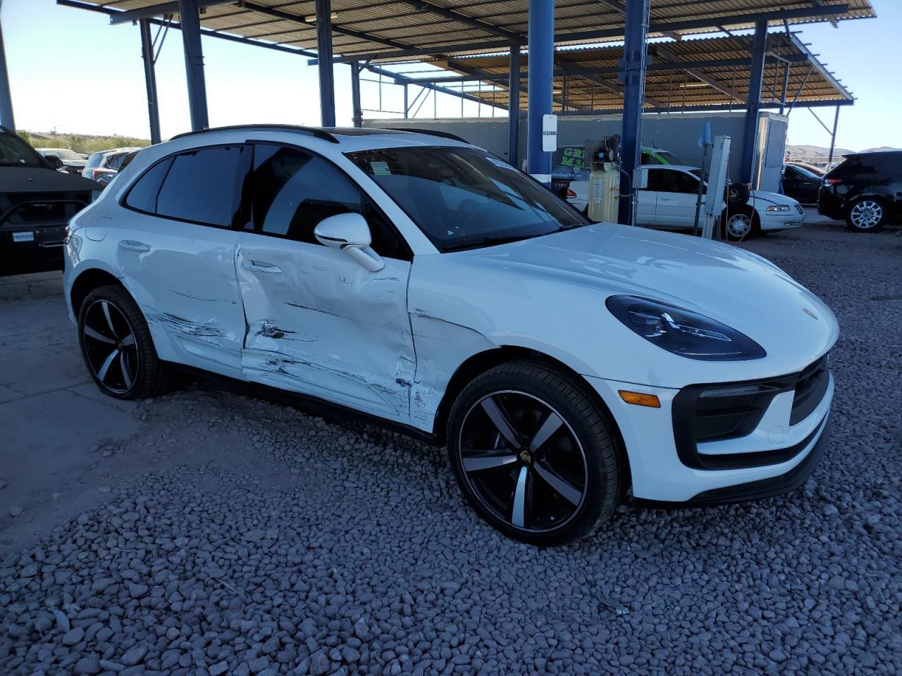 2024 Porsche Macan - Image 4