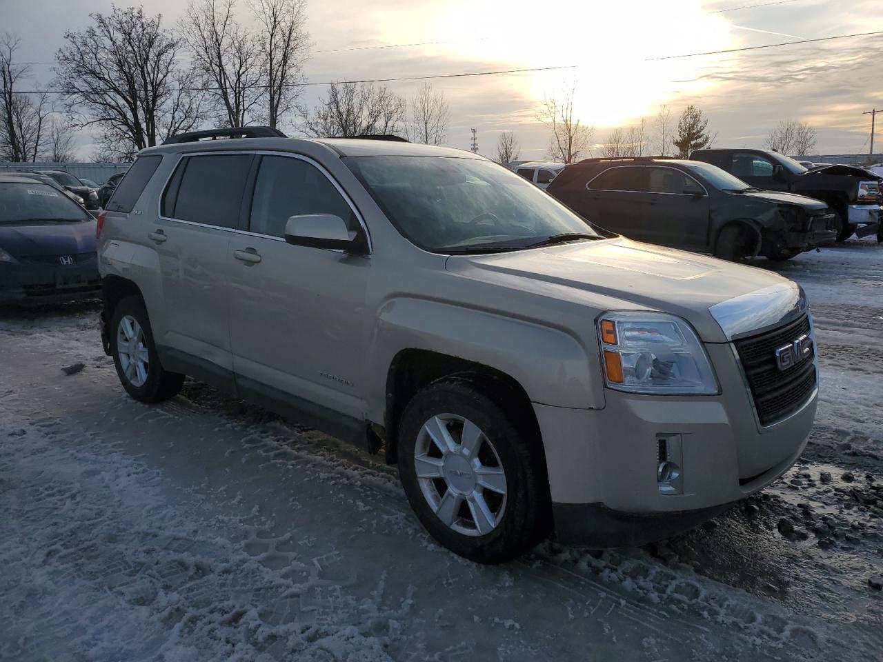 2010 GMC Terrain - Image 4