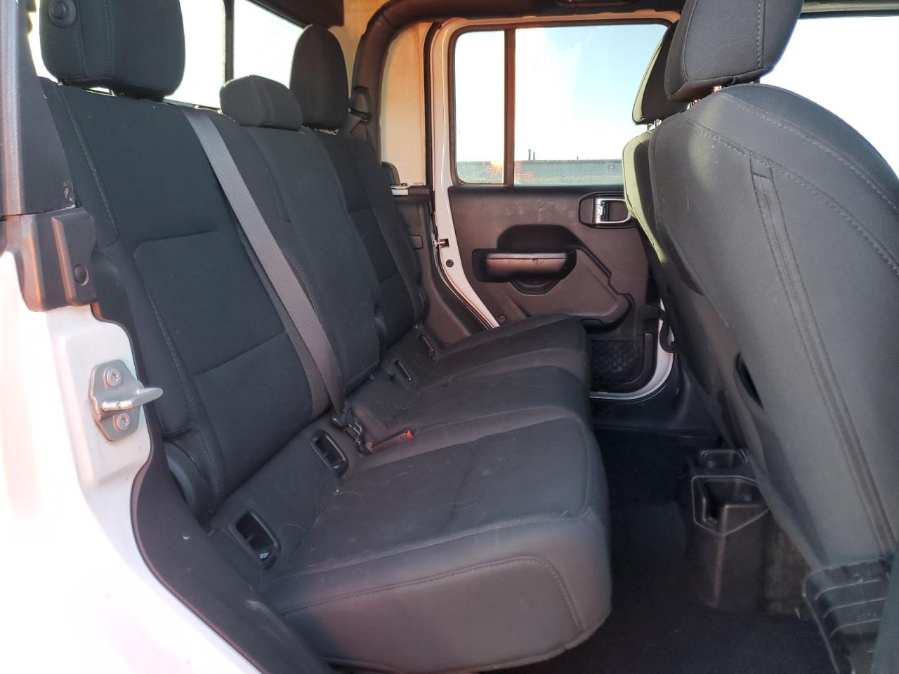 2020 Jeep Gladiator - Image 10