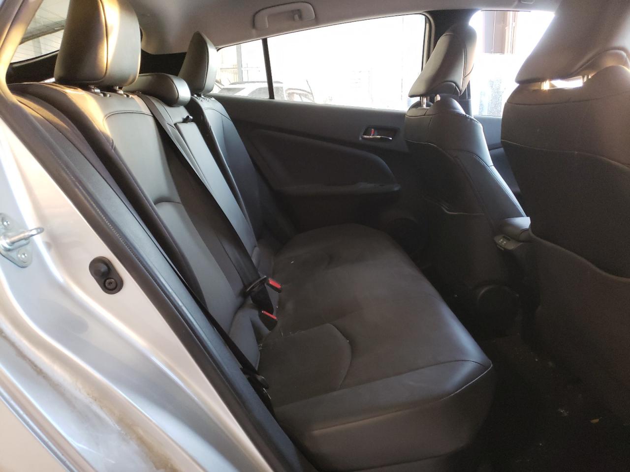 2019 Toyota Prius - Image 10