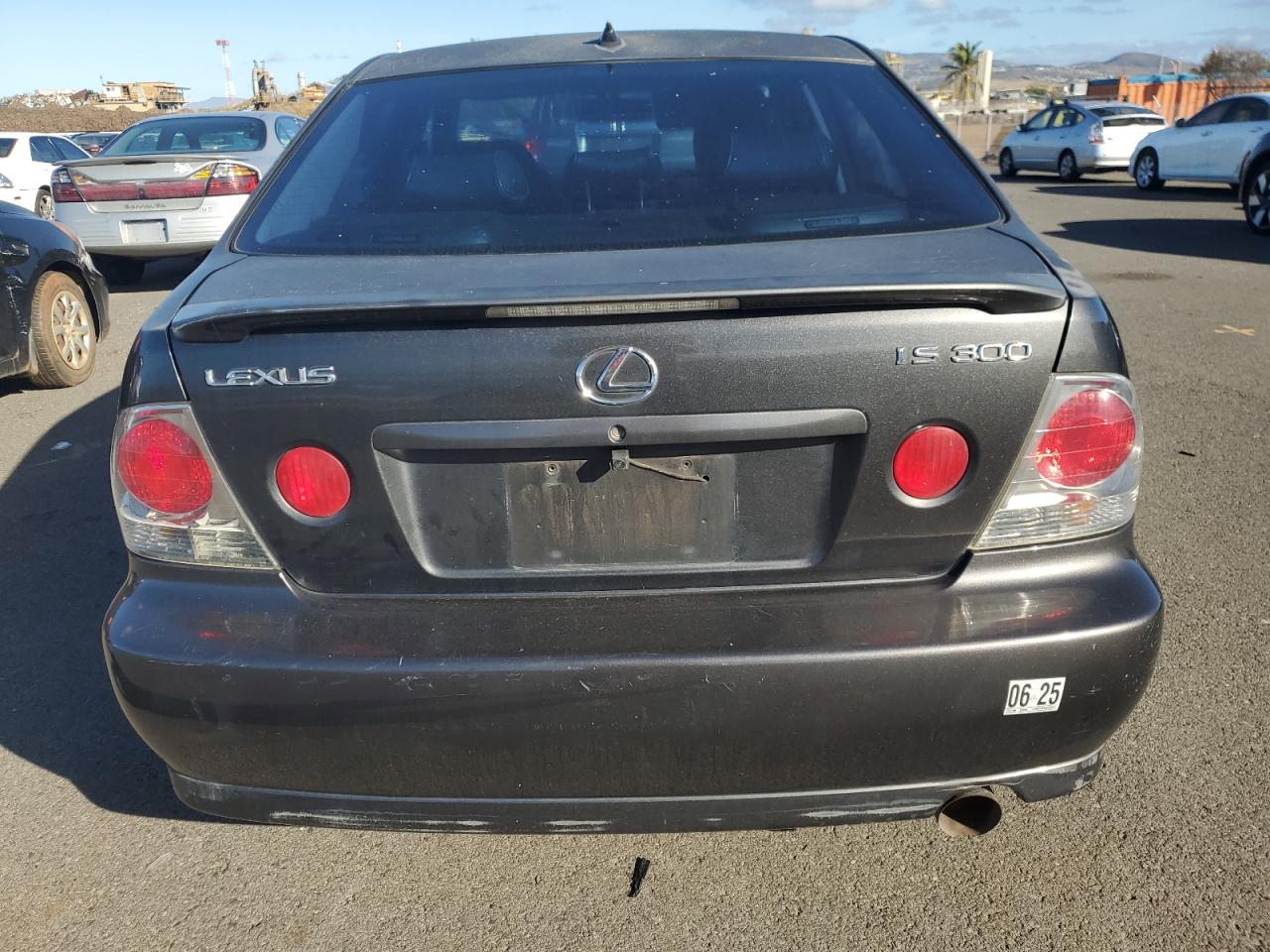 2005 Lexus IS - Image 6