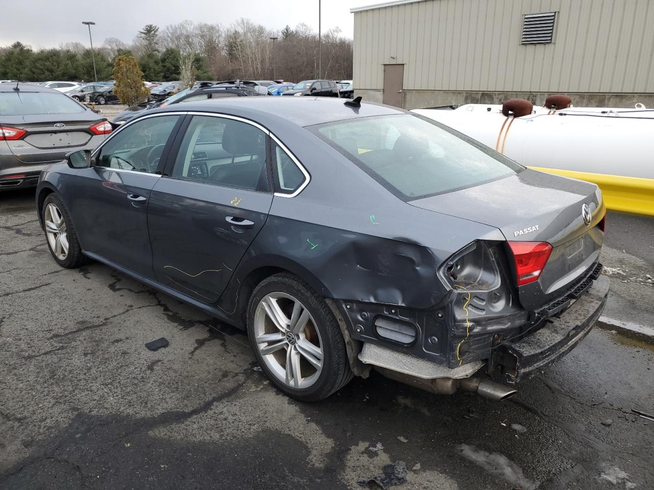 2014 Volkswagen Passat - Image 2