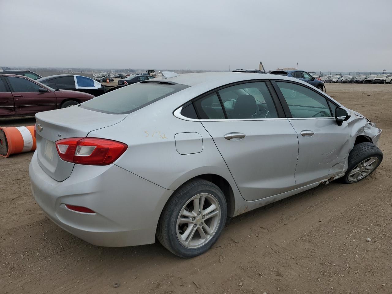2016 Chevrolet Cruze - Image 3