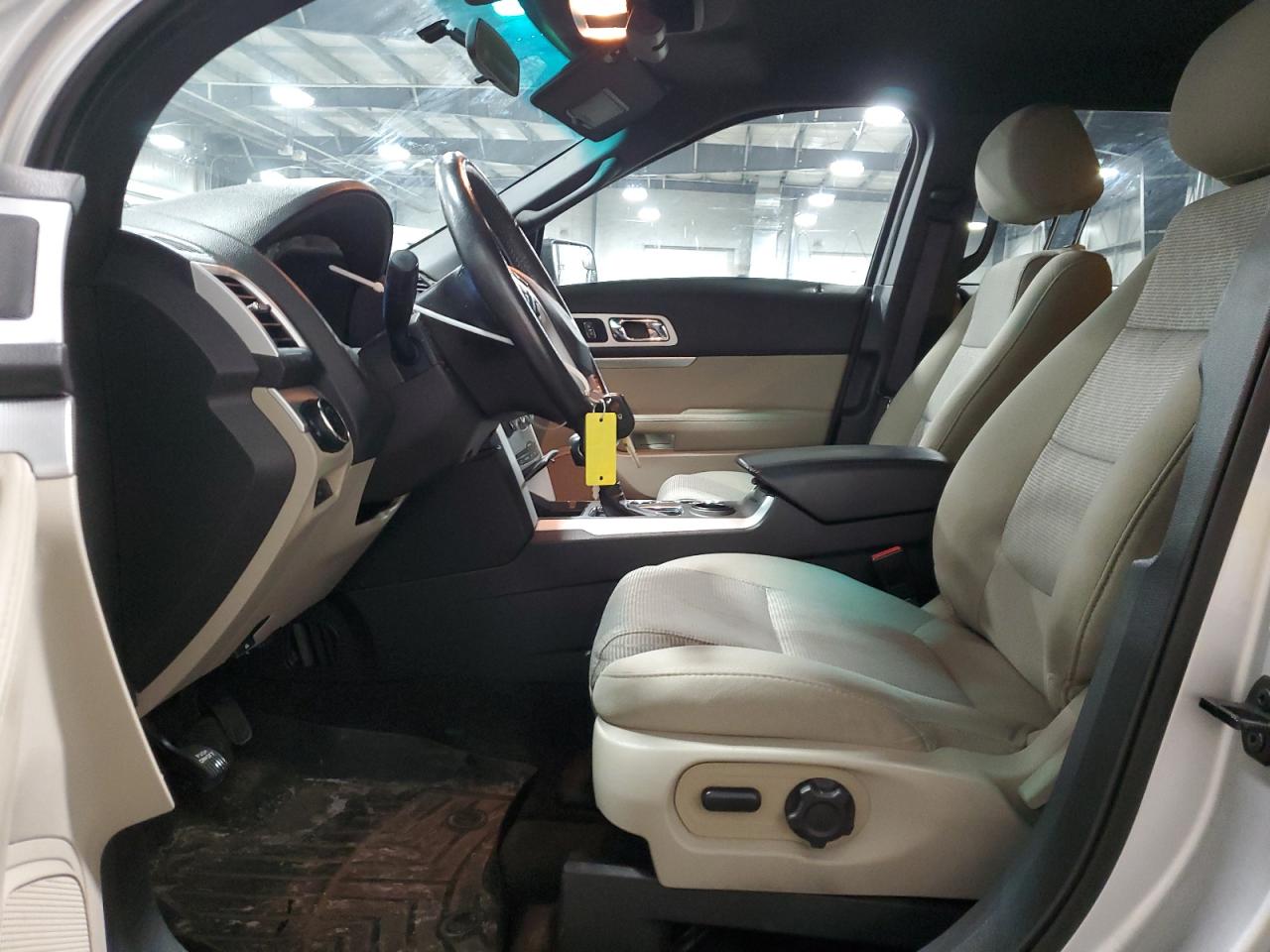 2015 Ford Explorer - Image 7