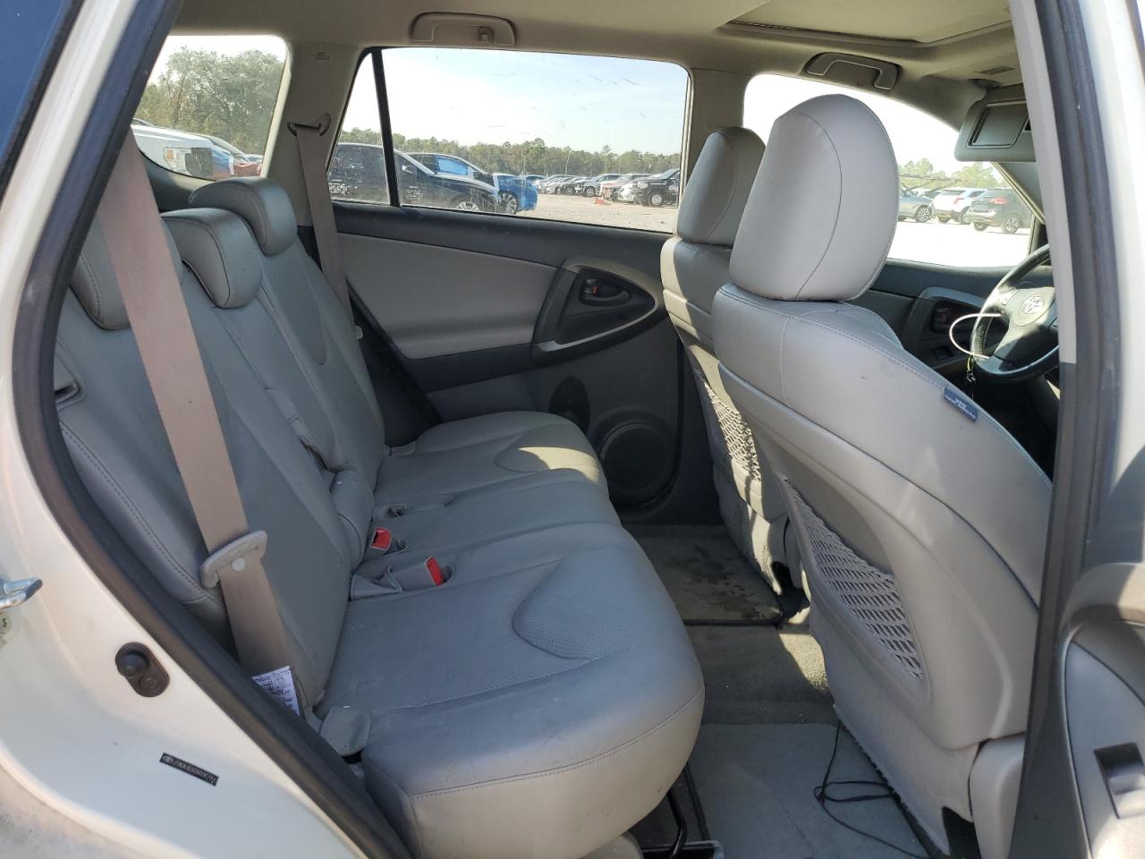2010 Toyota RAV 4 - Image 10
