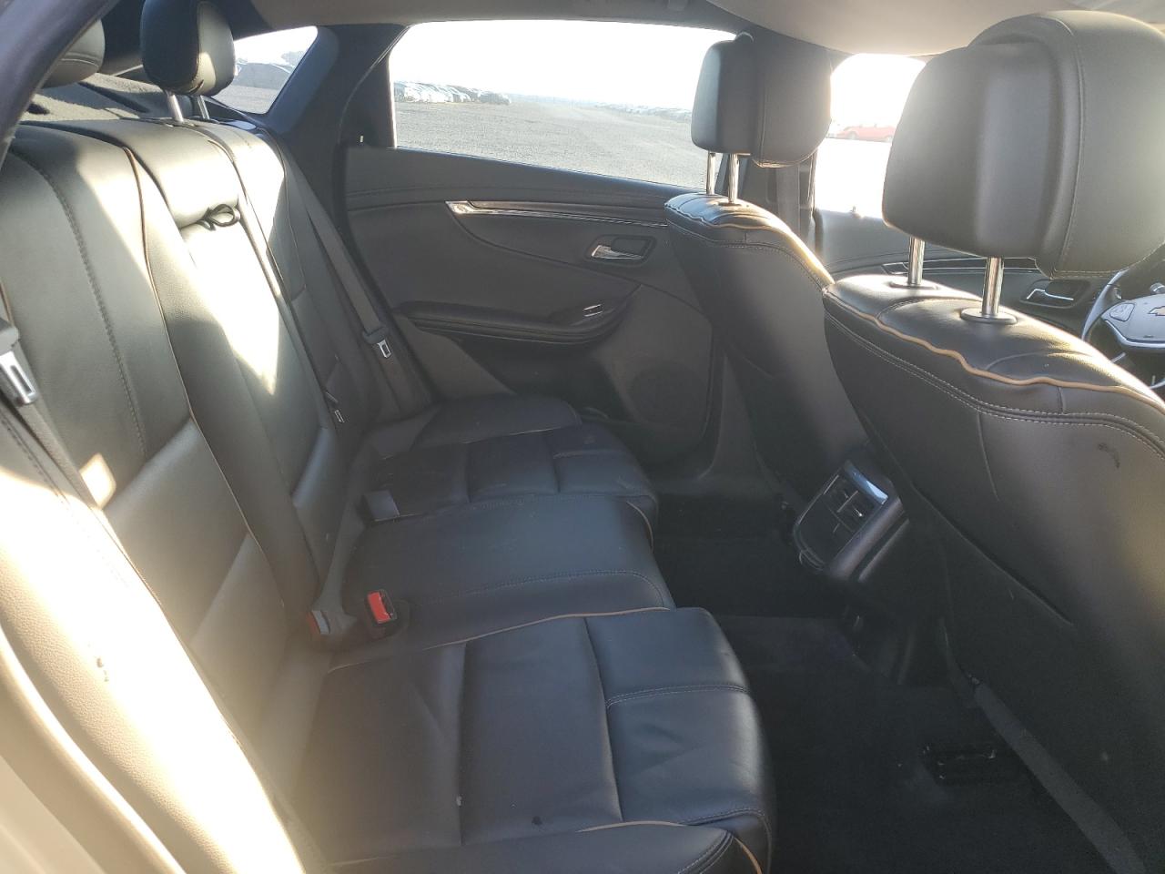 2014 Chevrolet Impala - Image 10