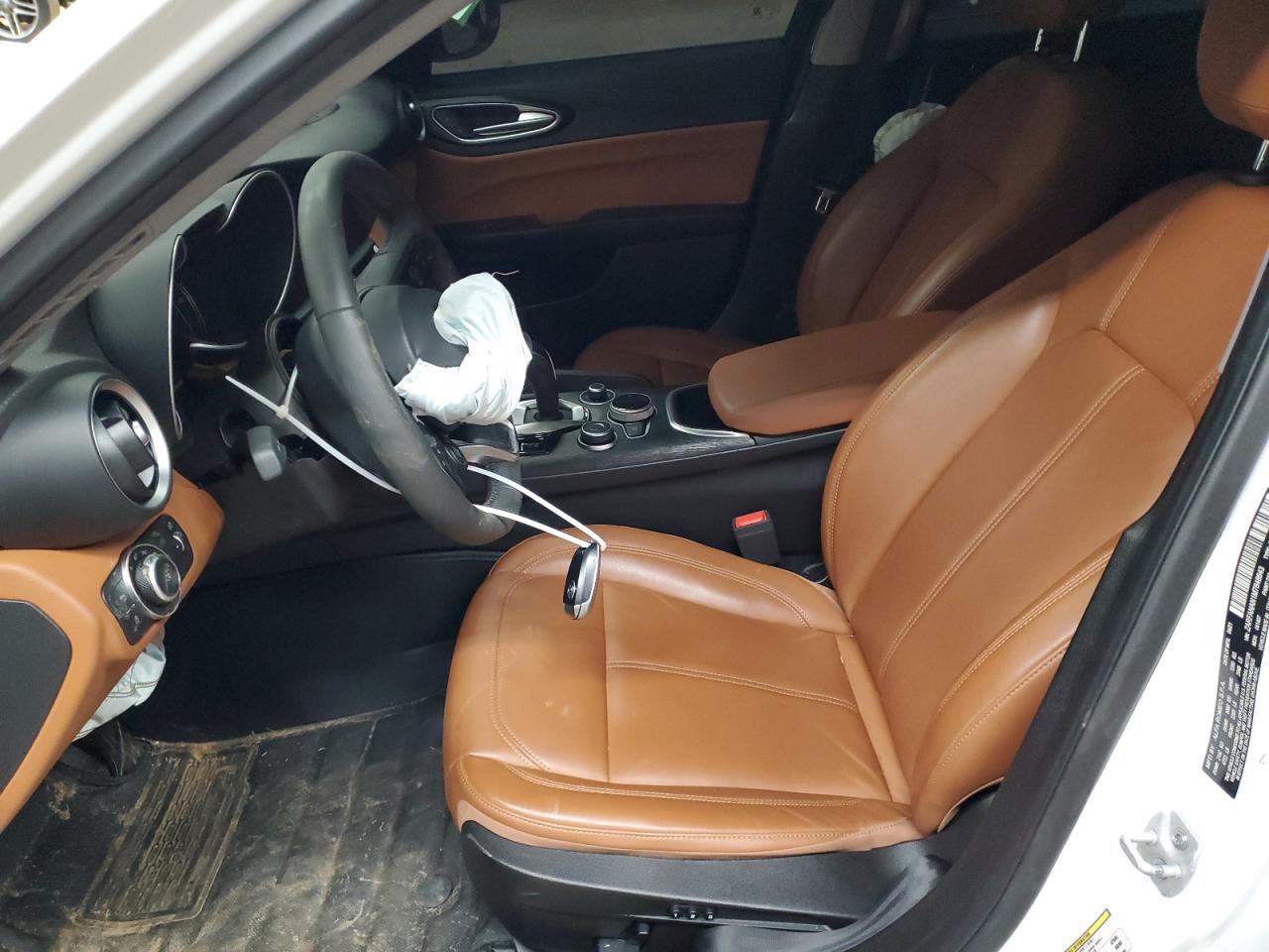 2021 Alfa Romeo Giulia - Image 7