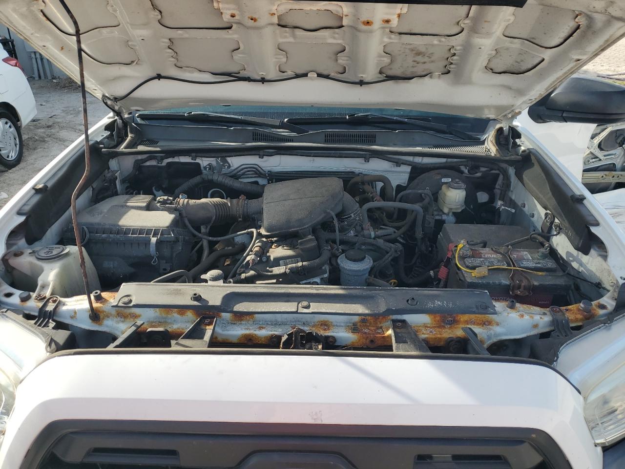 2016 Toyota Tacoma - Image 11