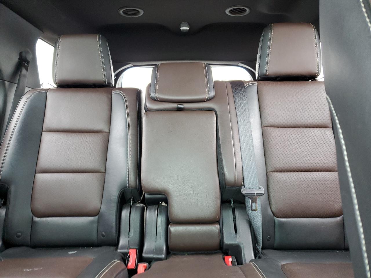 2015 Ford Explorer - Image 10