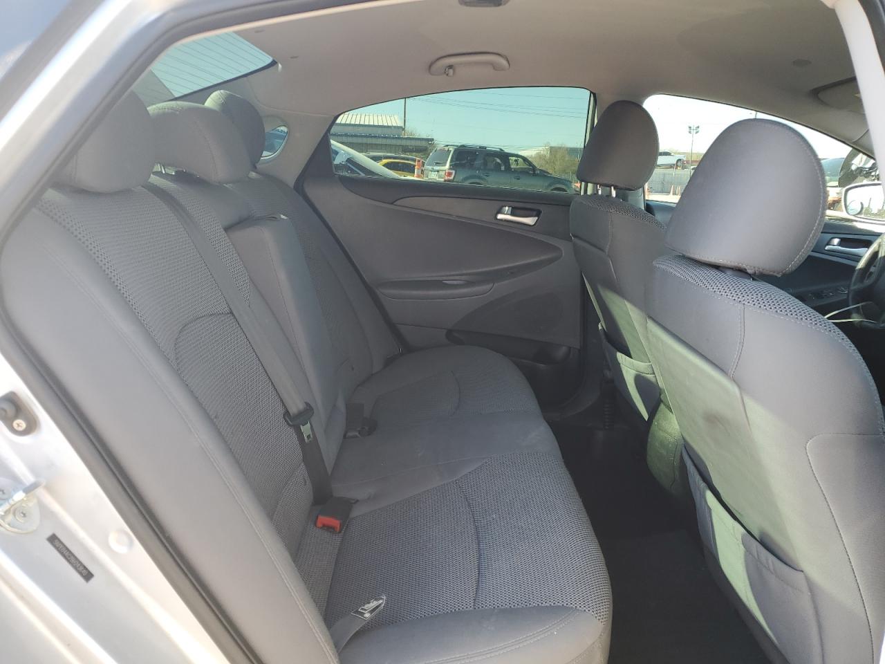 2011 Hyundai Sonata - Image 10