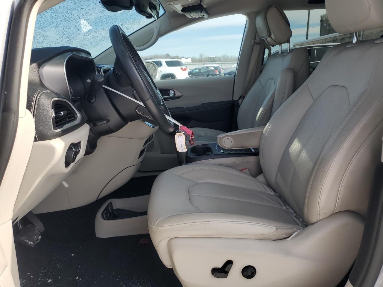 2021 Chrysler Pacifica - Image 7